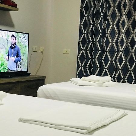 Proper House Iva Apartment Tiranë Ngoại thất bức ảnh